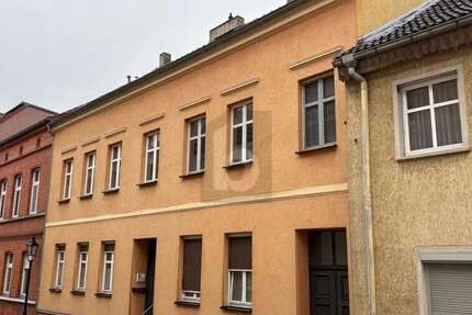 Haus Bad Freienwalde - 12 Zimmer, 252 m&sup2;, 495.000&euro; | Angebot:26989984