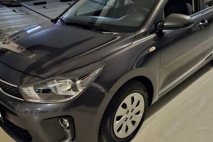 Kia Rio 38.000 km 10.900 &euro; München 81825