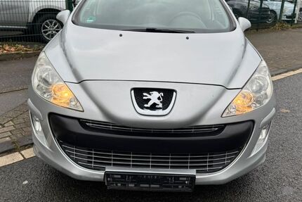 Peugeot 308 131.000 km 3.499 &euro; Essen 45359