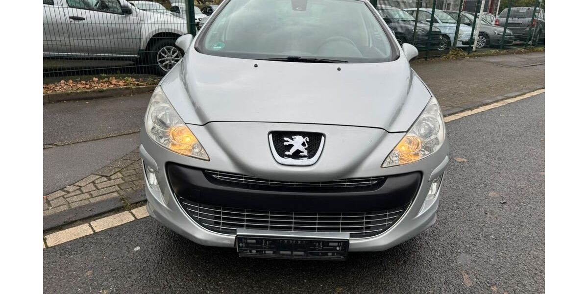 Peugeot 308 131.000 km 3.499 &euro; Essen 45359