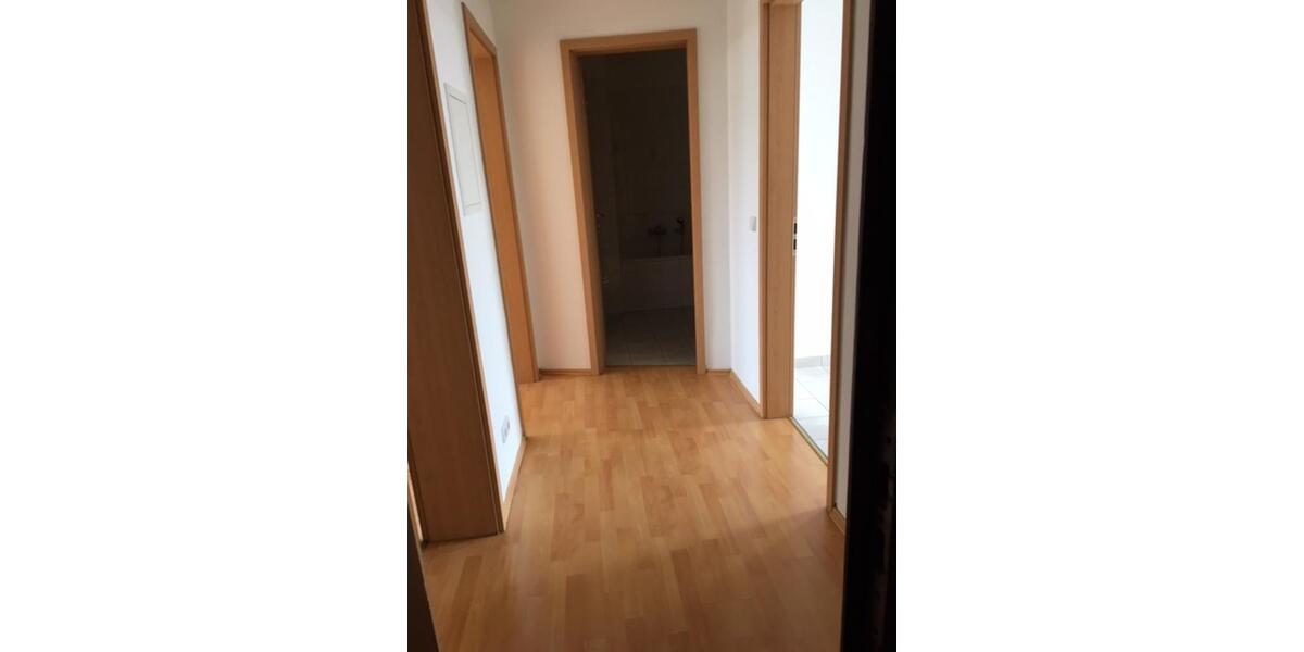 Dachgeschoßwohnung Wurzen - 2.5 Zimmer, 71 m&sup2;, 450&euro; | Angebot:25852116