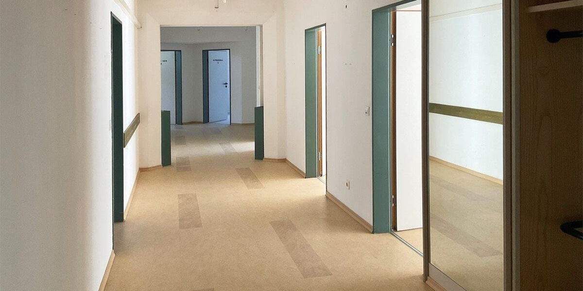 Gewerbeobjekt Bogen - 9 Zimmer, 279.000&euro; | Angebot:25770581