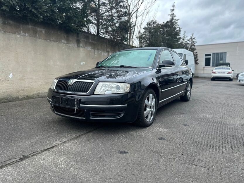 Skoda Superb 210.000 km 3.490 € Hainburg 63512