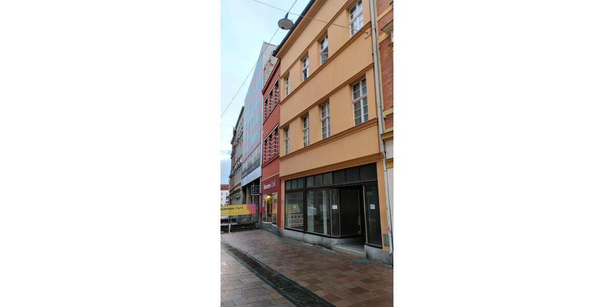 Mehrfamilienhaus, Wohn und Geschäftshaus zimmer