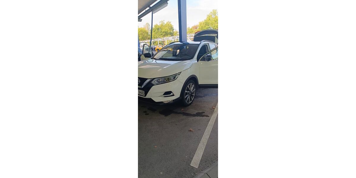 Nissan Qashqai 104.000 km 16.700 &euro; Owen 73277