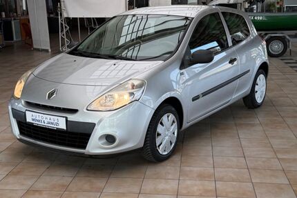 Renault Clio 145.000 km 2.690 &euro; Hameln 31785