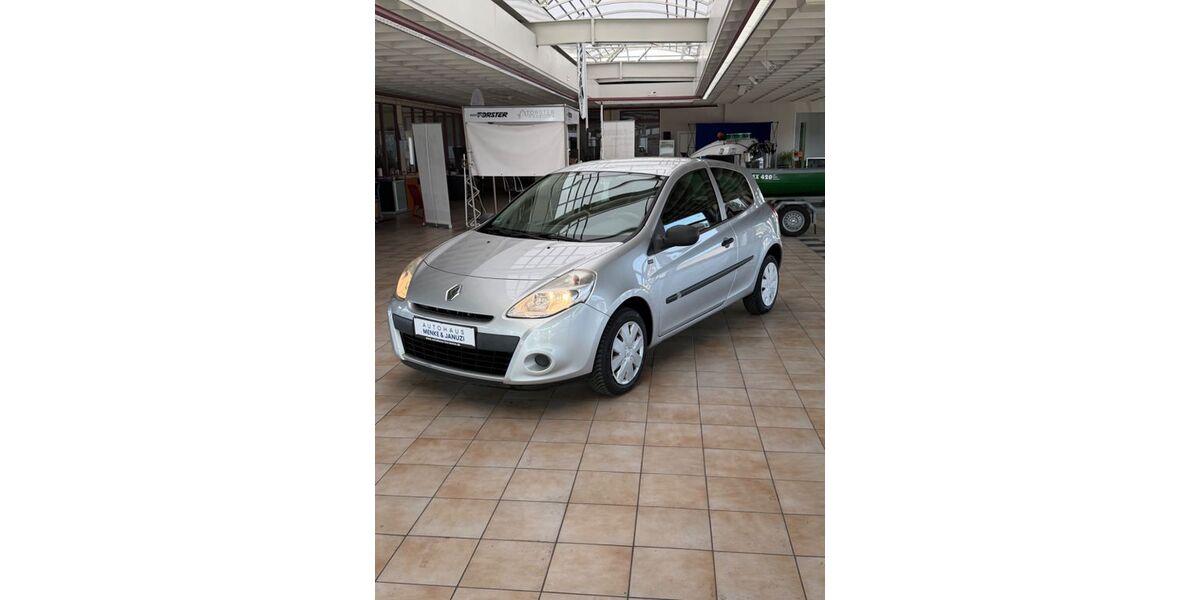Renault Clio 145.000 km 2.690 &euro; Hameln 31785