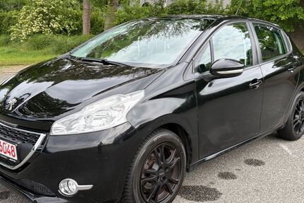 Peugeot 208 106.000 km 3.900 &euro; Kastorf 23847