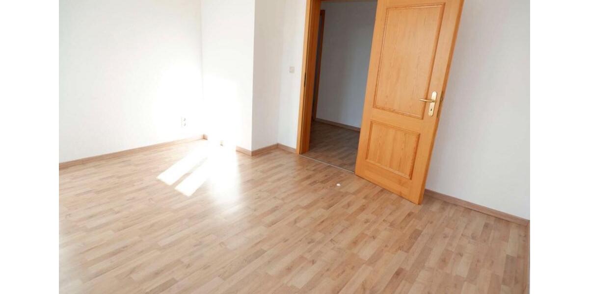 Dachgeschoßwohnung Chemnitz Kapellenberg - 4 Zimmer, 100 m&sup2;, 87.000&euro; | Angebot:27029015