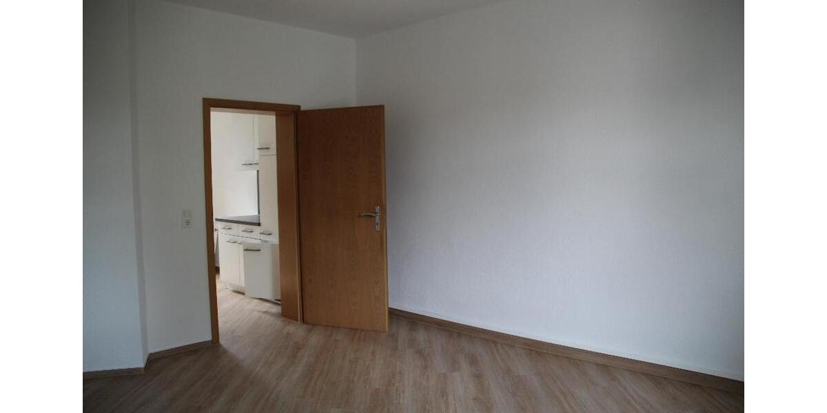 Sanierte 2-Zimmer-Wohnung mit off. Küche und EBK - Stellplatz 2 zimmer