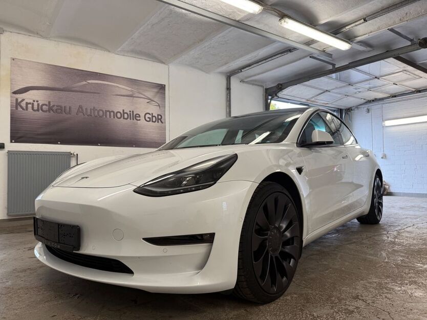 Tesla Model 3 32.338 km 32.900 € Seeth Ekholt 25337