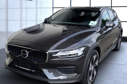 Volvo V60 Cross Country 30.890 km 36.990 &euro; Kolbermoor 83059