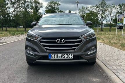 Hyundai TUCSON 100.152 km 11.800 &euro; Herrenhof 99887