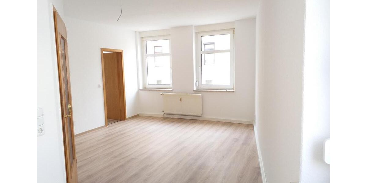 gemütliche 2-Zimmer Wohnung im Erdgeschoss, Einbauküche zu 30,- EUR monatl. zusätzlich 2 zimmer