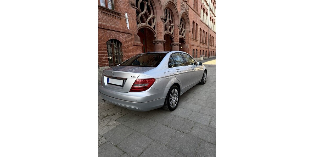 Mercedes-Benz C220 265.430 km 8.199 &euro; Halle 33790