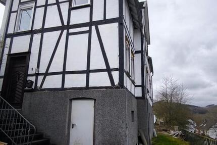 Haus Lennestadt - 8 Zimmer, 140 m&sup2;, 150.000&euro; | Angebot:27016994