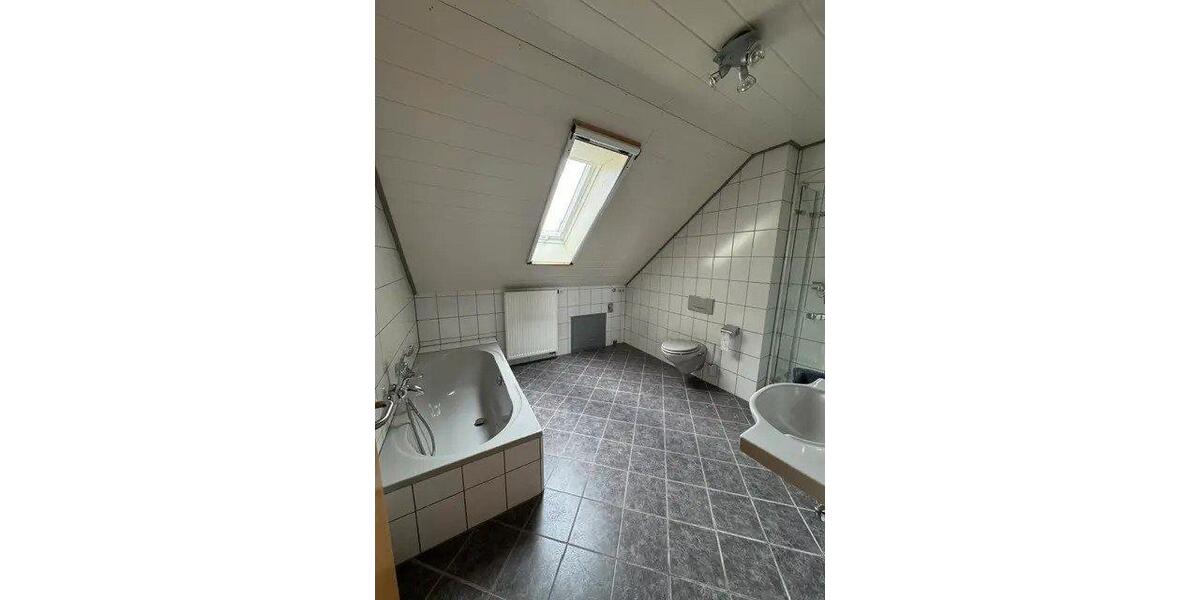 Einfamilienhaus Dettelbach - 8 Zimmer, 266 m&sup2;, 550.000&euro; | Angebot:26395311