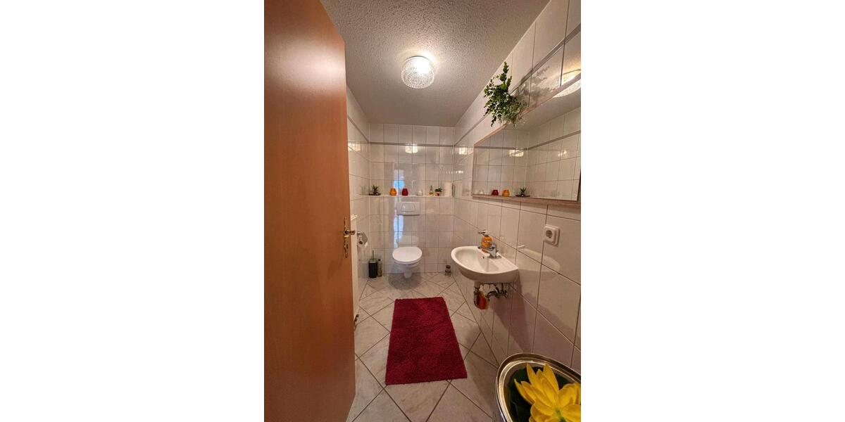 Reihenhaus Neuental - 8 Zimmer, 240 m&sup2;, 340.000&euro; | Angebot:26963651