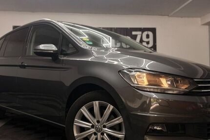 VW Touran 97.836 km 17.980 &euro; Wutöschingen-Degernau 79793