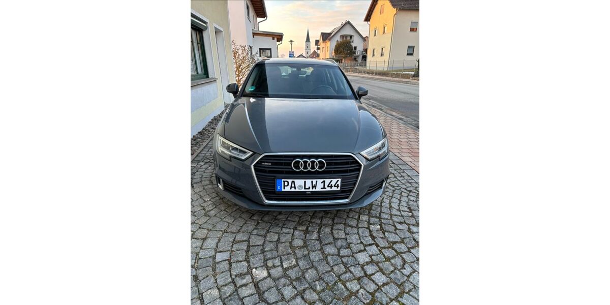 Audi A3 129.500 km 17.000 &euro; Winzer 94577