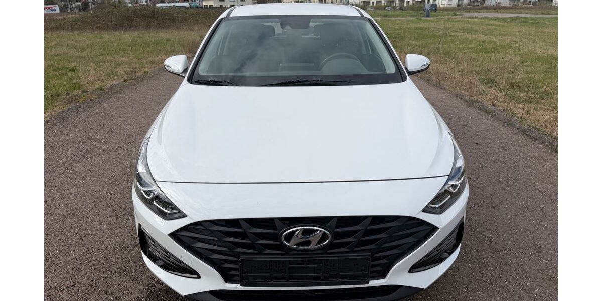 Hyundai i30 81.600 km 14.000 &euro; Köln/Poll 51105