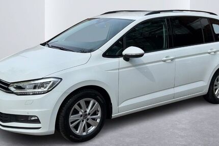 VW Touran 66.446 km 27.444 &euro; Hamburg 22303