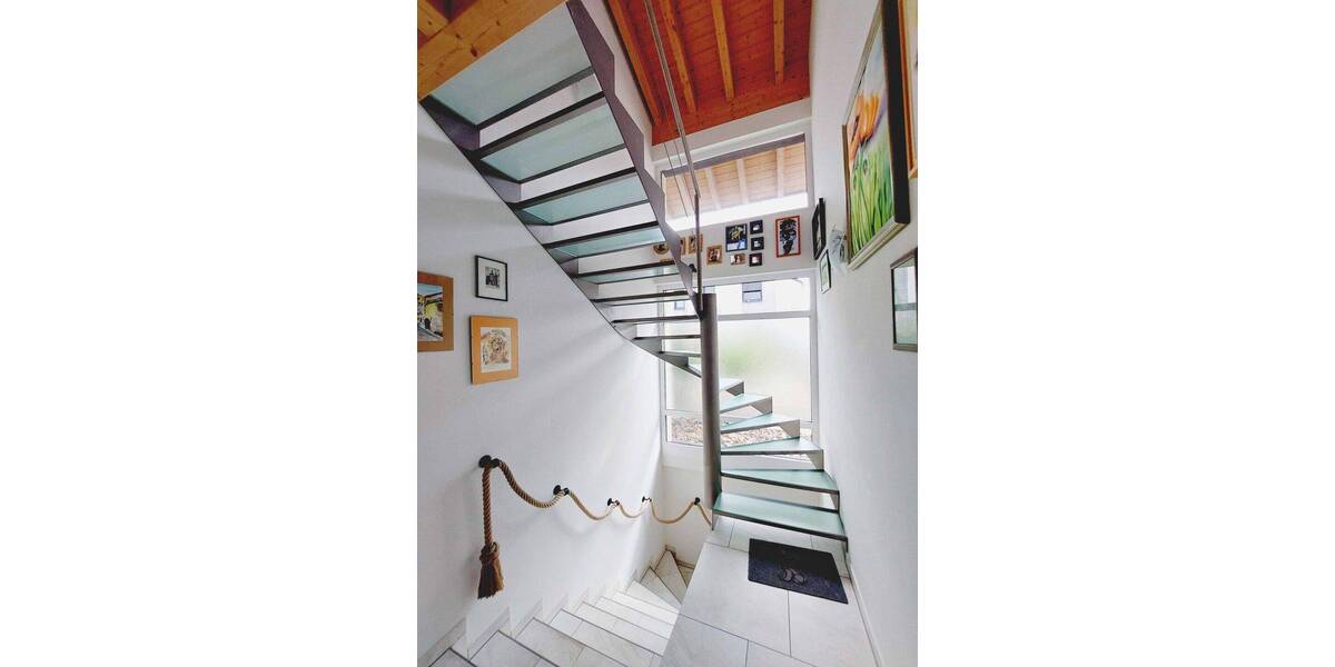 Repräsentatives Architektenhaus, das höchsten Wohnkomfort und nachhaltige Energieeffizienz vereint 6 zimmer