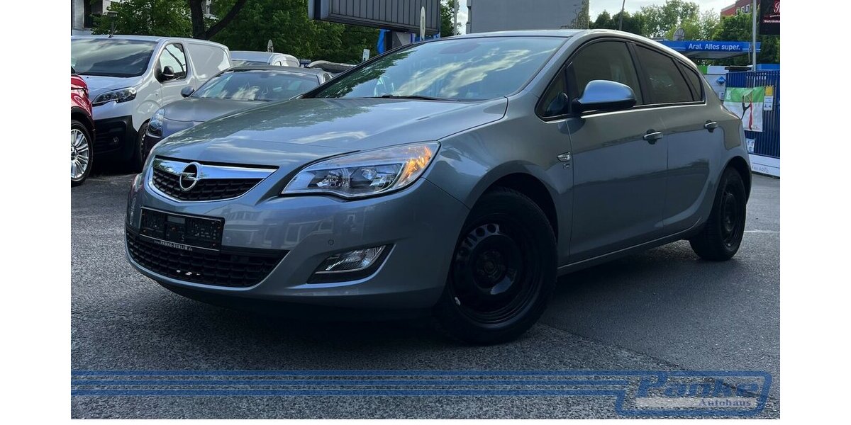 Opel Astra 1.4 150 Jahre *SHZ*PDC*AUX*Teilleder* 112.935 km 5.990 &euro; Berlin 13187