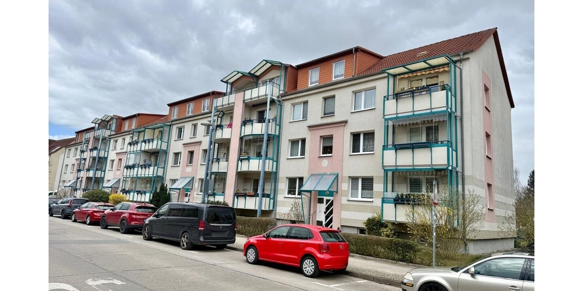 HORN IMMOBILIEN++ Neubrandenburg, 4-Raum Eigentumswohnung, modernisiert, EBK und Stellplatz -bezugsfrei- - Etagenwohnung Neubrandenburg | Angebot:26019014