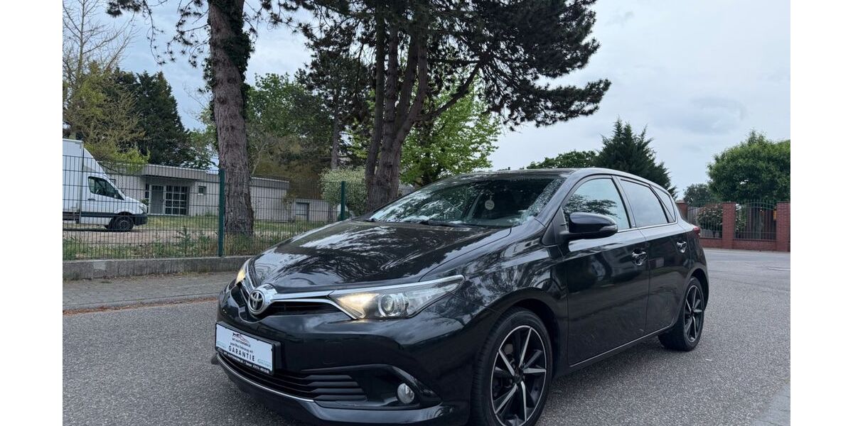 Toyota Auris 144.000 km 9.450 &euro; Speyer 67346
