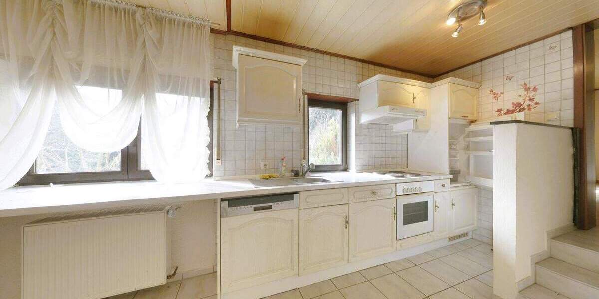 Mehrfamilienhaus, Wohnhaus Bad Dürkheim - 8 Zimmer, 244 m&sup2;, 299.000&euro; | Angebot:25687078