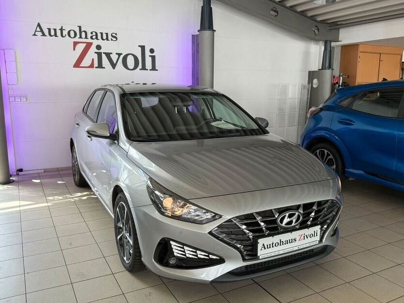 i30