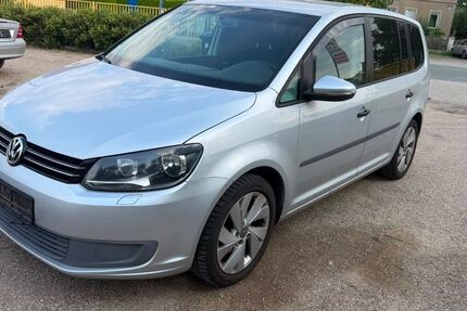 VW Touran 299.900 km 3.700 &euro; RIESA 01589