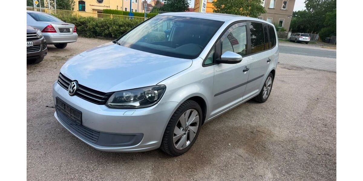 VW Touran 299.900 km 3.700 &euro; RIESA 01589