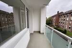 Modernisierte 3-Zimmer-Wohnung mit Balkon in zentraler Lage von Krefeld-Hüls