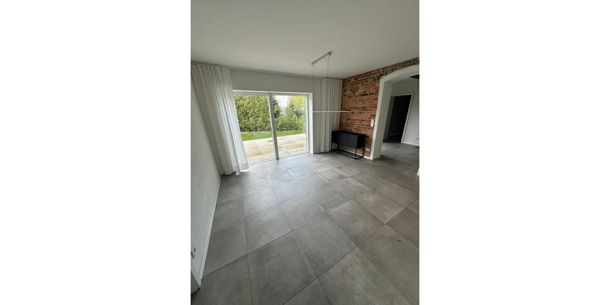 Einfamilienhaus Hoyerswerda - 5 Zimmer, 165 m&sup2;, 379.000&euro; | Angebot:26300232