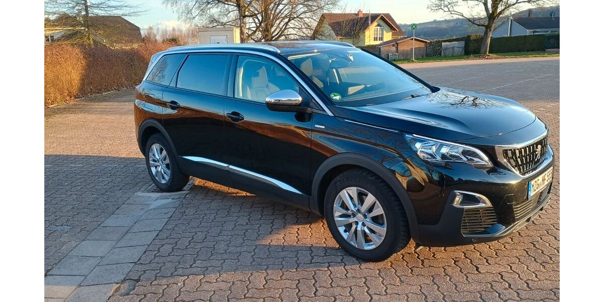 Peugeot 5008 103.000 km 18.750 &euro; Merzig 66663
