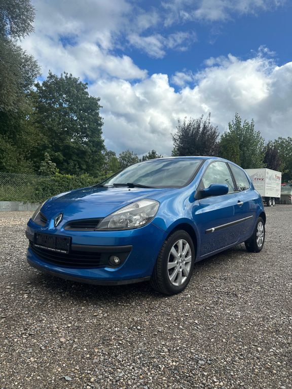 Renault Clio 181.220 km 1.990 € Augsburg 86165