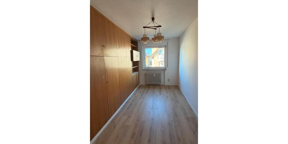 Etagenwohnung Rutesheim - 5 Zimmer, 123 m&sup2;, 1.350&euro; | Angebot:25393821