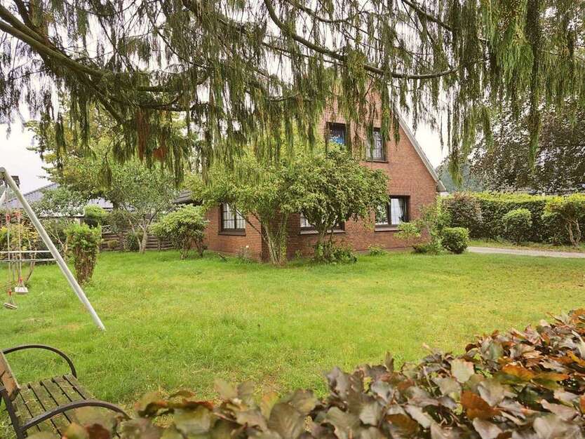 Haus zum Kaufen in Weener 165.000 € 104 m²