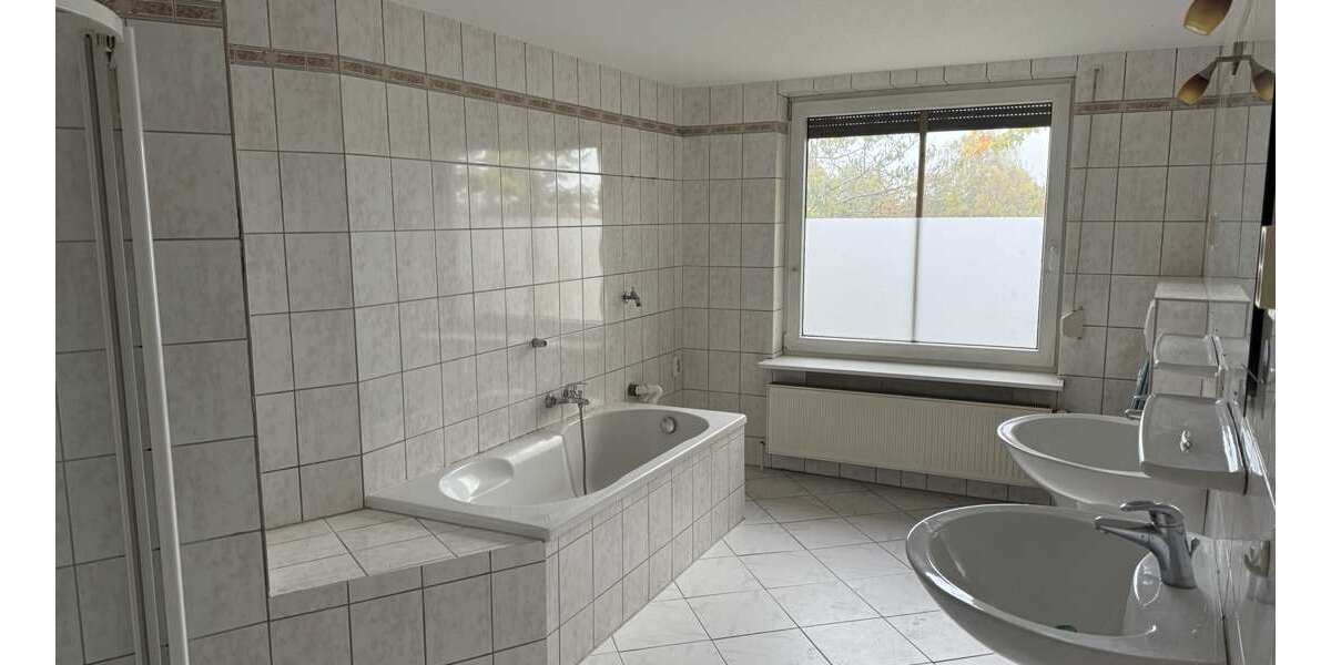 Wohnung zum Mieten in Burg Dithmarschen 750 € 114.91 m² 3.5 zimmer