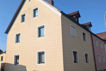 Haus Waldsassen - 8 Zimmer, 146 m&sup2;, 165.000&euro; | Angebot:25678476