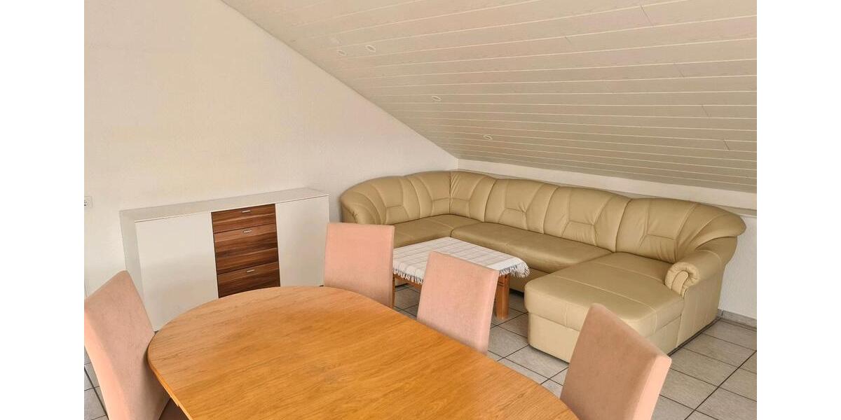 Möblierte großzügige 3 Zimmer Dachgeschosswohnung mit Balkon 3 zimmer