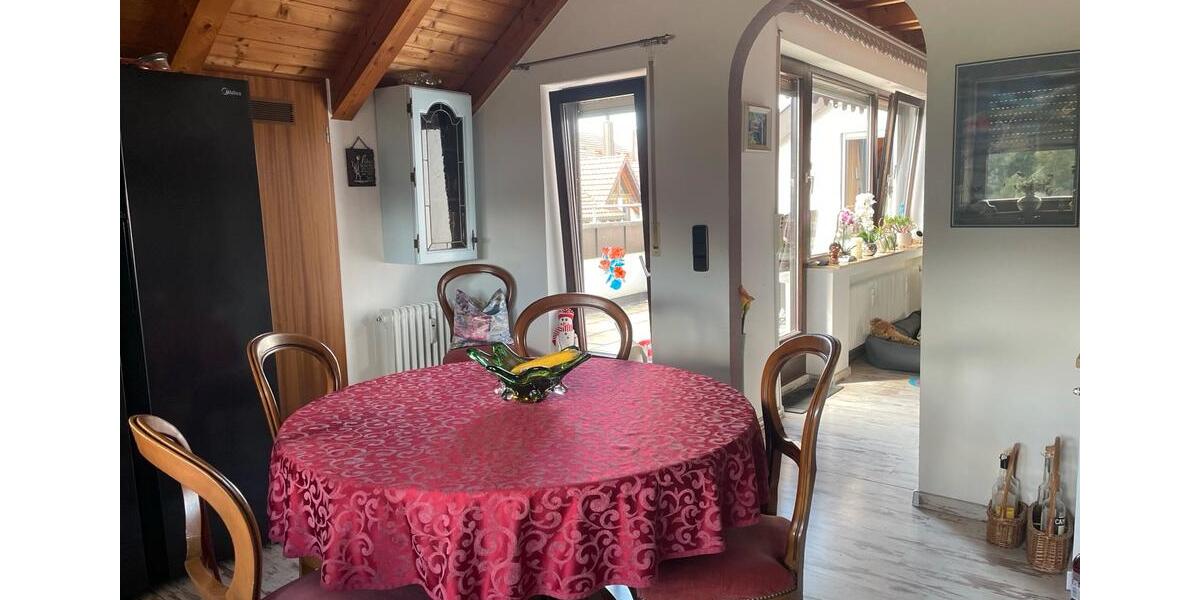 Dachgeschoßwohnung Singen (Hohentwiel) - 3 Zimmer, 83 m&sup2;, 249.000&euro; | Angebot:25249823