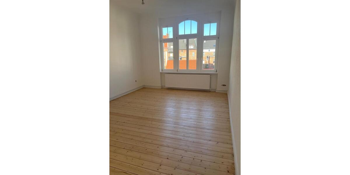 Große 4-Zimmer-Altbauwohnung in zentraler Lage 1.OG 4 zimmer