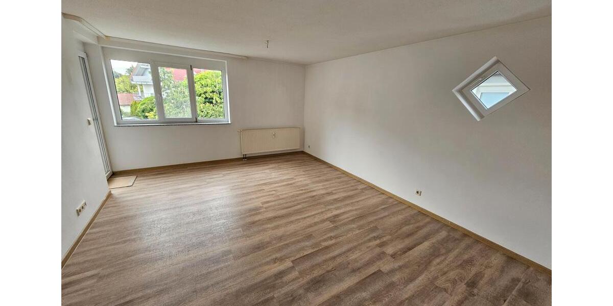 Etagenwohnung Ebersdorf bei Coburg - 3.5 Zimmer, 76 m&sup2;, 188.000&euro; | Angebot:27005910
