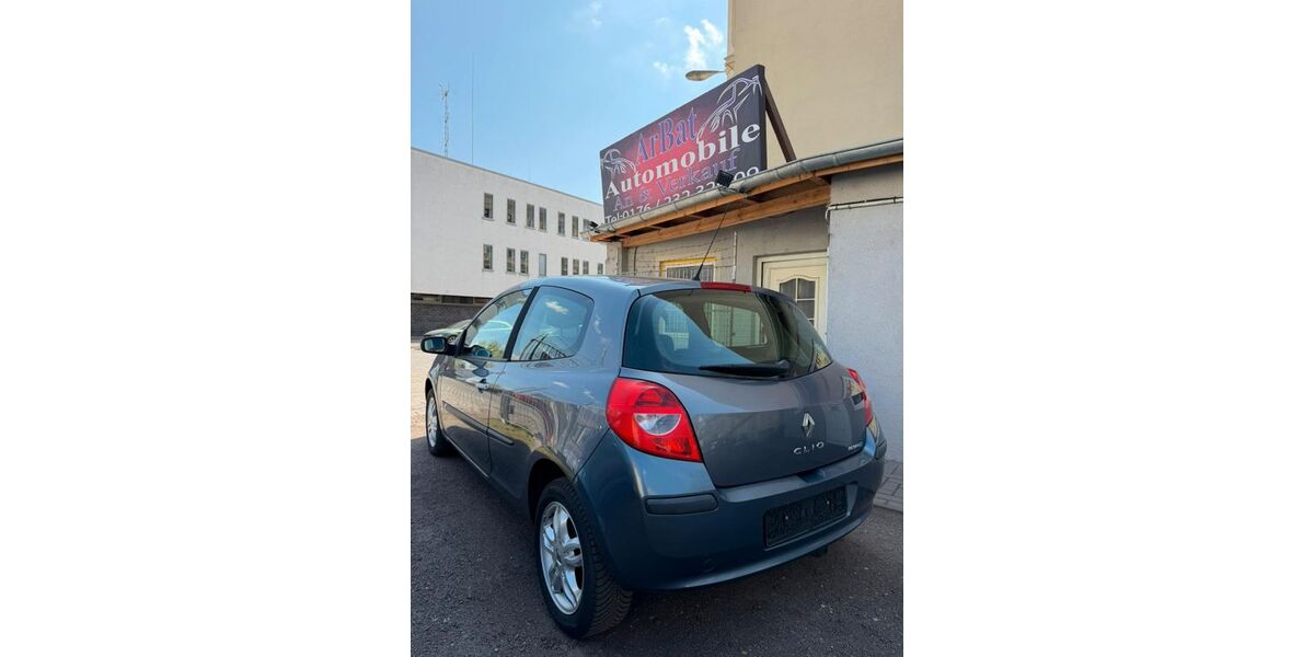 Renault Clio 80.800 km 3.090 &euro; Magdeburg 39106