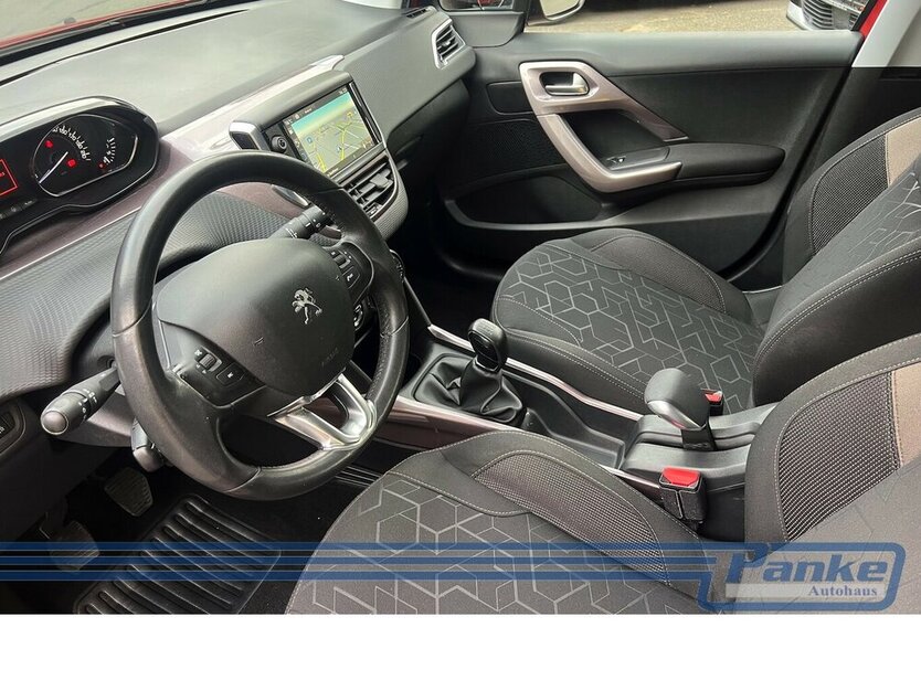 Peugeot 2008 Active*AHK*Navi*Klima*PDC*1-Hand*Chrom* 149.870 km 6.490 € Berlin 13187