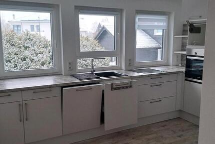 DG- Wohnung 900€ Kaltmiete... 3 zimmer