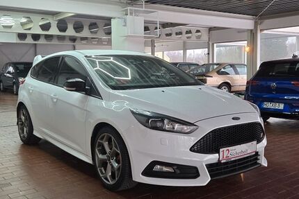 Ford Focus 124.464 km 13.990 &euro; Krötenbruck 95032